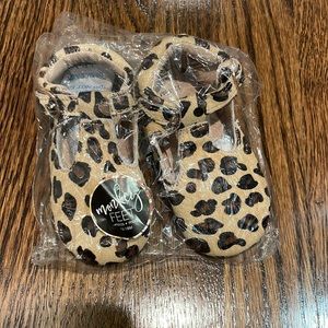 12/18 month leopard Monkey Feet t straps, new